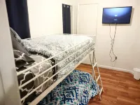 Twin Bunk-Style Bedroom Close to Downtown
