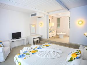 Koufonisia Hotel & Resort