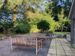 Whispering Trees Tranquil Retreat with Hot Tub