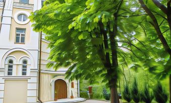 Oktyabr' Hotel