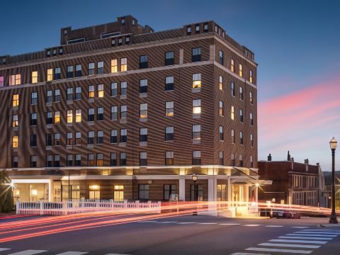 Landmark Inn