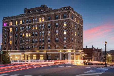 Landmark Inn Отели в г. Маркетт