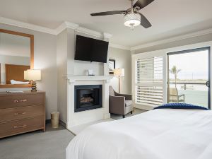 456 Embarcadero Inn & Suites