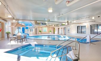 Pomeroy Inn & Suites at Olds College