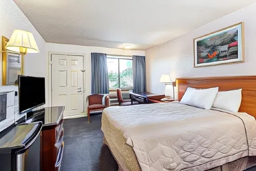 Econo Lodge Edmonds North Seattle
