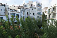 Hostal Marina Cadaqués Hôtels à proximité de : Diving Center Cadaqués