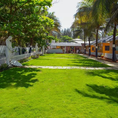 Hibis Hotels and Resorts