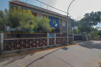 RedDoorz Syariah near Krida Nusantara Hotel dekat TRITAN POINT Pusat Pertokoan