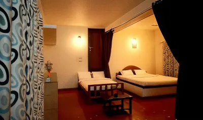 Whispering Pinewoods Hotels in 