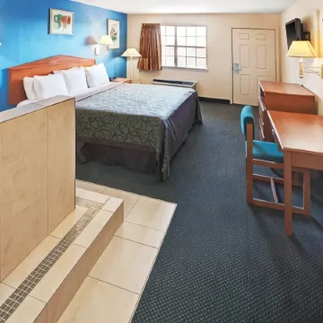 Super 8 by Wyndham Terrell