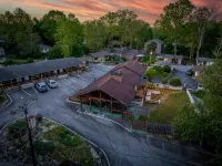 CedarWood Inn Hotels in Flat Rock