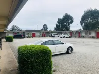 Horsham Motel - parkir