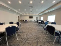 Holiday Inn Express & Suites FT. Smith - Airport