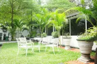 Levi's Tourist – Anuradhapura Hotels near College of Technology Anuradhapura