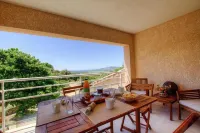 Apartment 5 km from the beach