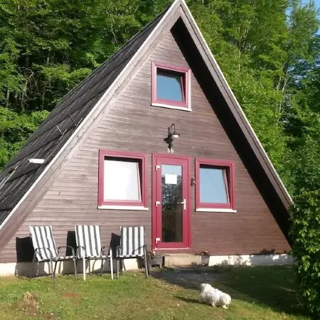 Cozy Tent Roof House for up to 6 People, Free Wlan, Pet-Friendly