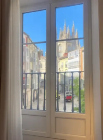 Apartamentos la Flora Burgos Todos Con Aire Acondicionado y Ascensor