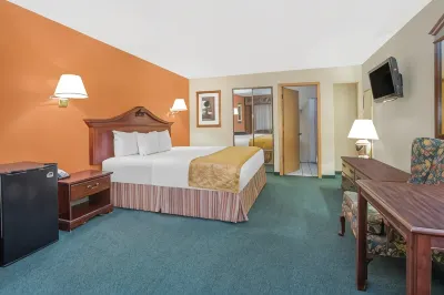 Days Inn & Suites by Wyndham Red Rock-Gallup Hotels near Speedway