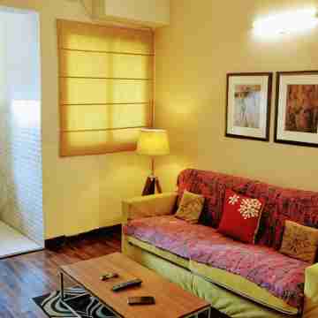 Studio Apartment with Green Lawns Rooms