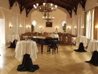 Hotel Altes Gymnasium Hotels in Husum