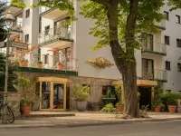 Bernstein Hotel Villa Kastania Отели рядом с достопримечательностью «Конференц-центр CityCube»