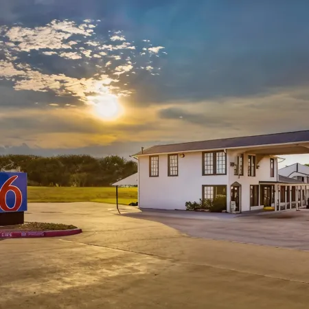 Motel 6 Bryan, TX - College Station Отели в г. Брайан