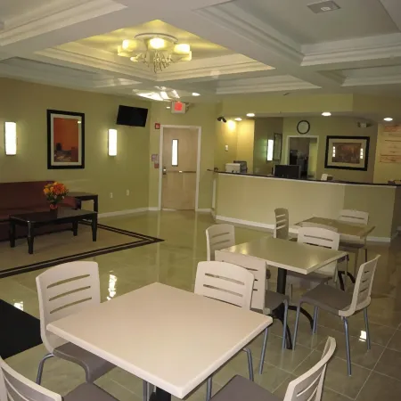 Red Carpet Inn and Suites Monmouth Junction
