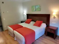 Roca Blanca Hotels in Rialp