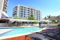 Signature Waterfront Apartments Hotels in Mudgeeraba