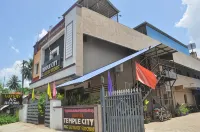 Hotel Temple City Hotels near SCN024 - Pazhayarai Vadathali Temple