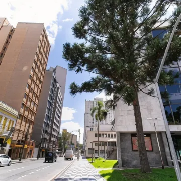 Hotel Dan Inn 庫裏提巴市中心 by Nacional Inn 鄰近蒂拉登特斯廣場（Tiradentes Square）的酒店