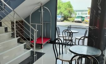 @81 Hotel