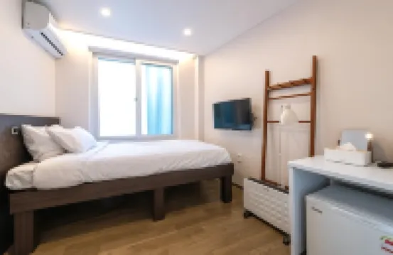 Crashin Yongsan Hotels near Amorepacific Museum of Art