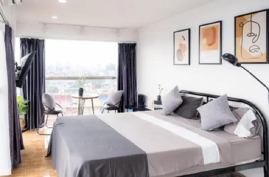 Libré Homestay Отели рядом с достопримечательностью «Мавзолей Хо Ши Мина»