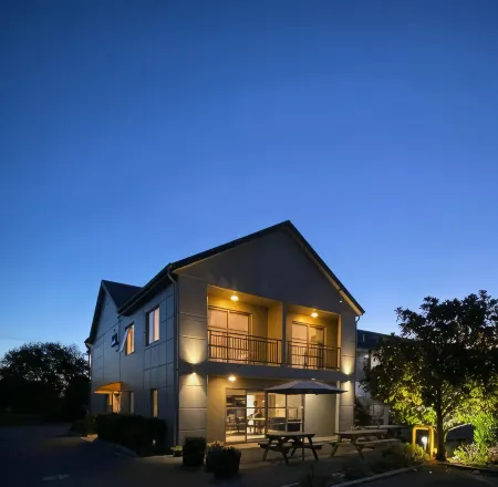 Saxton Lodge Motel Отели в г. Аплби