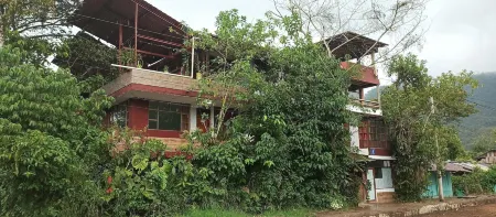 Biohostal Mindo Cloud Forest
