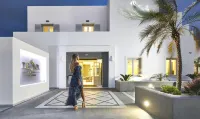 De Sol Hotel & Spa Hotels near Old Habits