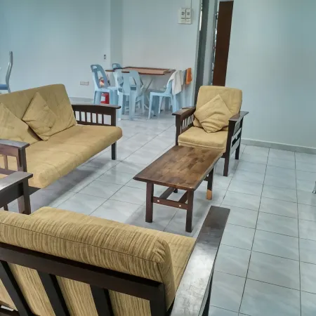 Ria Cameron Hotel