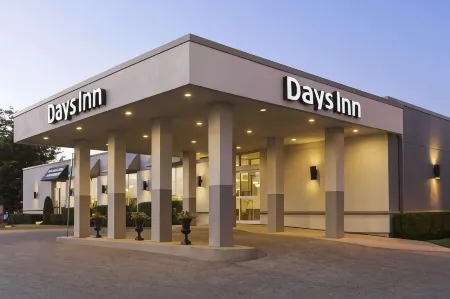 Days Inn by Wyndham London