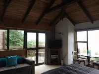 Grafton Cottage & Chalets Hotels in Thames