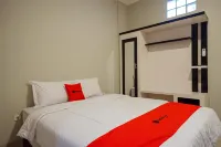 RedDoorz Plus Near Jogja City Mall 5 Các khách sạn ở Mlati