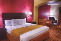 La Quinta Inn & Suites by Wyndham Alice Hotels in Alice