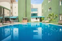 EASTYARD Dammam - Rooftop Pools