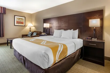 Quality Inn & Suites Escanaba North Отели в г. Bay de Noc Township