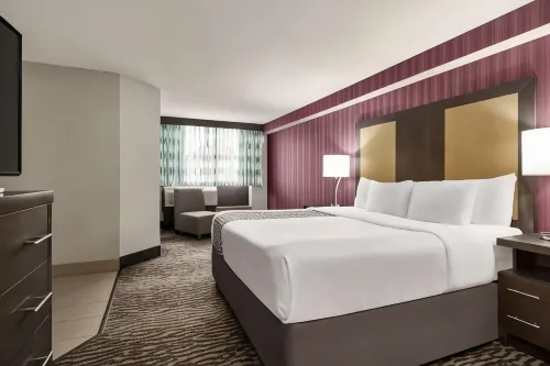 La Quinta Inn & Suites by Wyndham Newark - Elkton Hotels in Chesapeake City