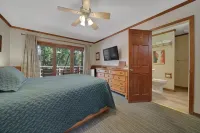 Narrow Gauge Inn Hotels in Wawona