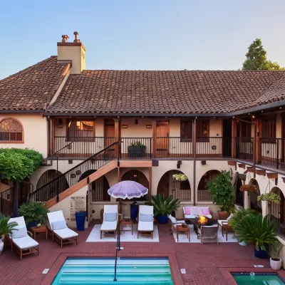 Rancho Caymus Inn Hotels near Napa Valley Museum