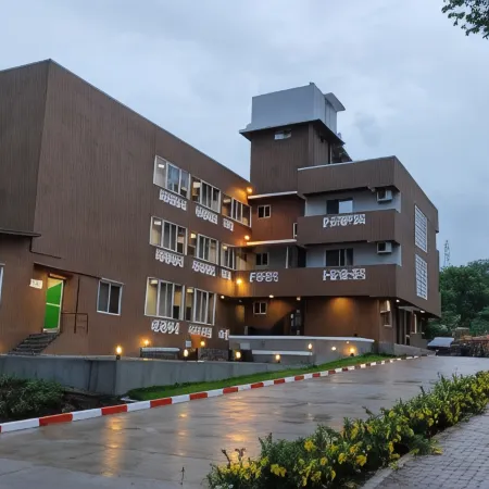 HillRock Resort & Villas, Karjat