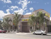 Super 8 by Wyndham North Hollywood