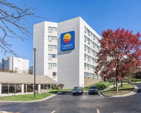 Clarion Hotel & Suites BWI Airport North Отели рядом с достопримечательностью «Bases»